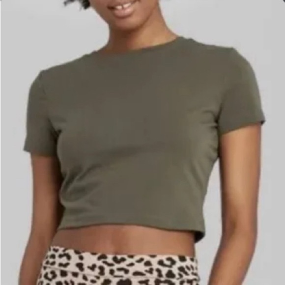 wild fable Tops - olive green crop top in the size xl!